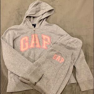 Gap Girls logo sweater & sweat pants L (10-12)